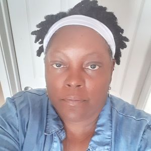 Meet your Posher, Dee